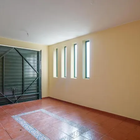 Jiri House