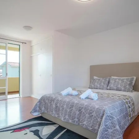 Jiri House * Canhas