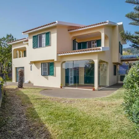 Jiri House Vila